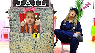 Ruby and Bonnie Pretend Play Police In New Jail Playhouse