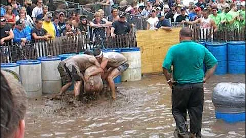 hog wrestling 2009