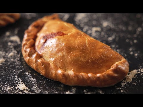 Video: Cara Memasak Pasties Di Oven