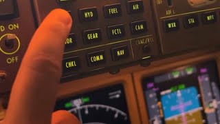شاشات الطيار في طائرة البوينج ٧٧٧