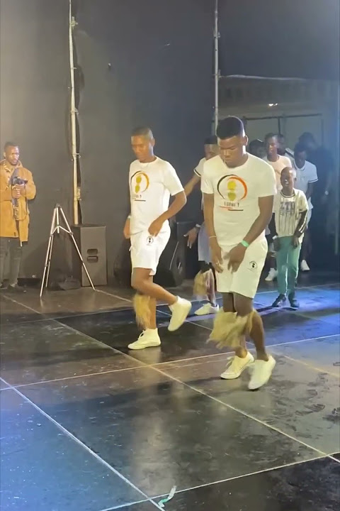 Hawu yanyanyeka ingulube isikhala angingene lapho.