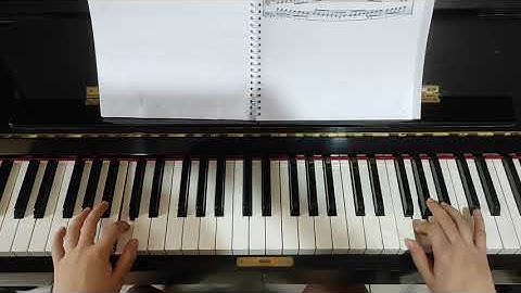 E flat contrary motion scale ( two octaves)