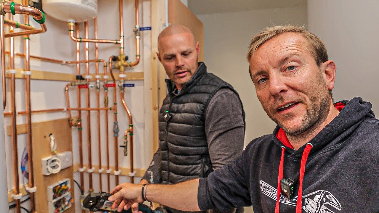 PRESS FIT PLUMBING - WHOLE AIRING CUPBOARD IN 10 MINUTES BOSCH GPT 18V-19 REVIEW
