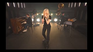 Carah Faye - 'Change in the Water' (Live from an Empty Sanctuary)