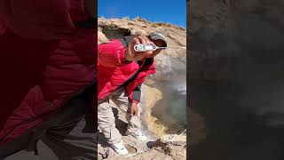 Cocinando Huevo en la olla de la Naturaleza - Géiser de Perú #camping