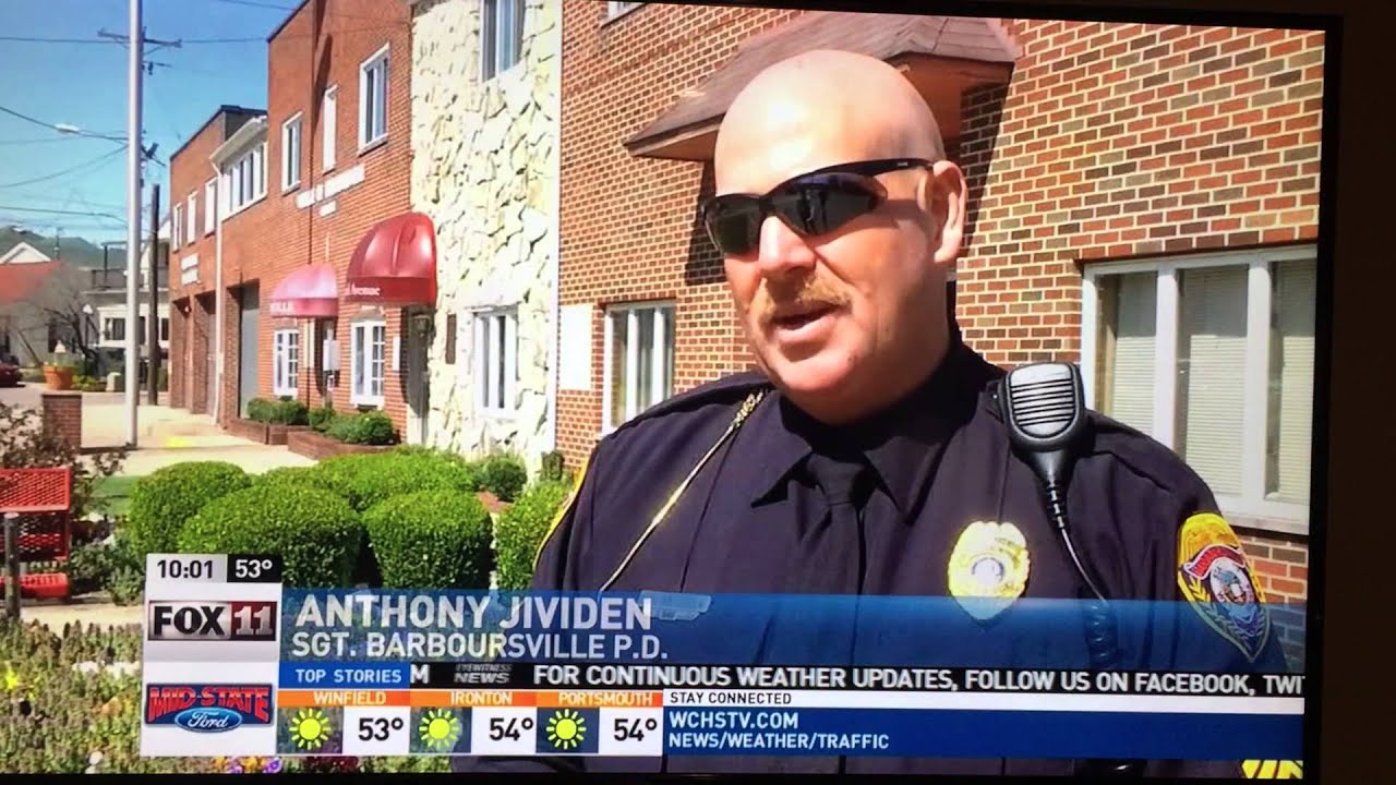 Barboursville Police Officer Lending a Helping Hand YouTube