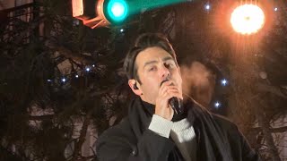 Το άναμμα του χριστουγεννιάτικου δέντρου στα Γρεβενά με τον Κώστα Μαρτάκη.