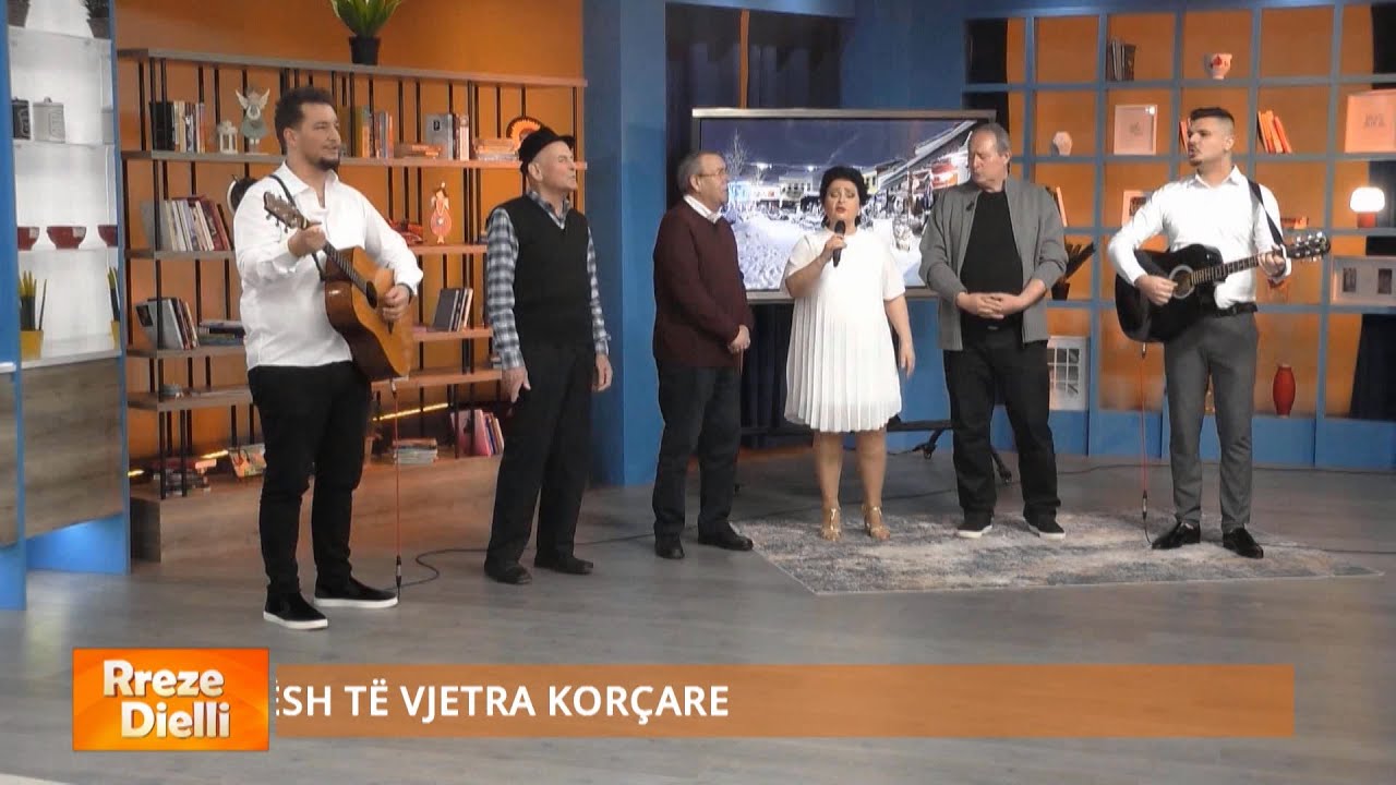 Serenatat më të bukura korçare në Rreze Dielli, performanca live nga grupi serenatistëve