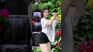An Quỳnh Trang Nhảy Tại Tiểu Cảnh Vương Vấn Remix Gái Xinh Tiktok