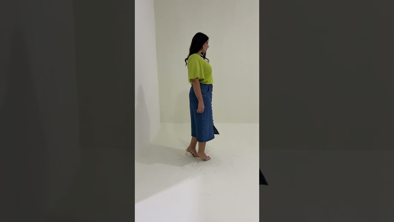 Blusa Plus Size De Laguna Com Manga Godê E Decote V Hadaza
