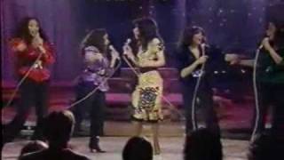 Sister Sledge &amp; Marilyn McCoo sing We Are Family on SOLID GOLD 1981-82