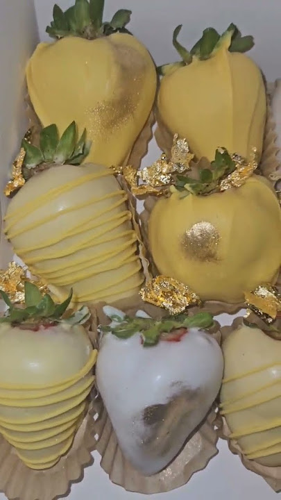 STRAWBERRIES 💛 #strawberries #youtube #yoytubeshorts