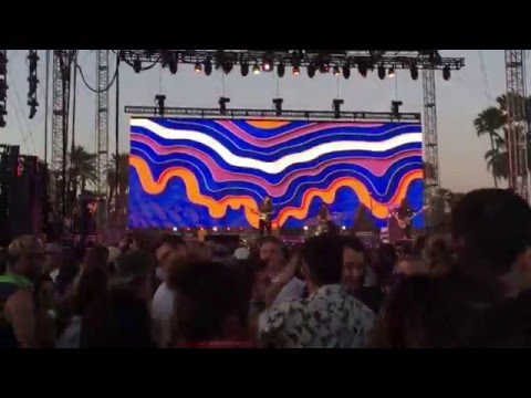 Courtney Barnett - Pedestrian At Best ( Live at COACHELLA 2016)