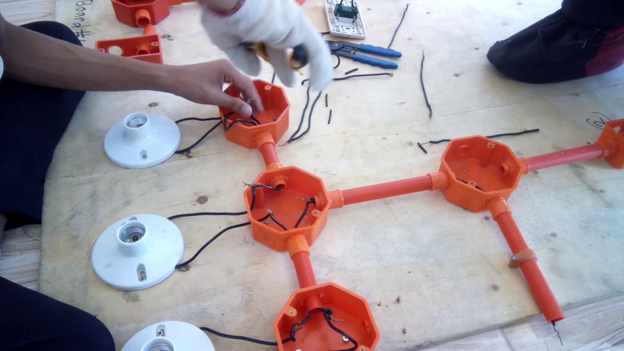3 bulb in series controlled by single pole switch - YouTube