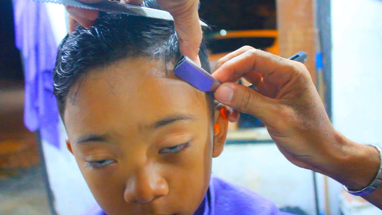 BAHAYA JANGAN Potong  Rambut  Anak Anak Saat  Mereka 