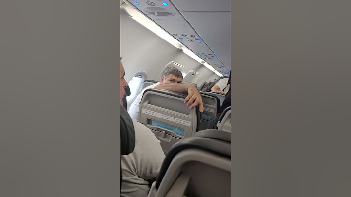 Рейс Баку-Стамбул 28.04.24 по прилёту долго не открывают дверь, не выпускают пассажиров из самолёта.