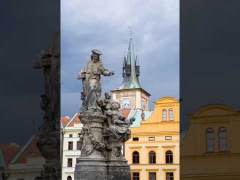 Video: Photos of Charles Bridge South Side Statues