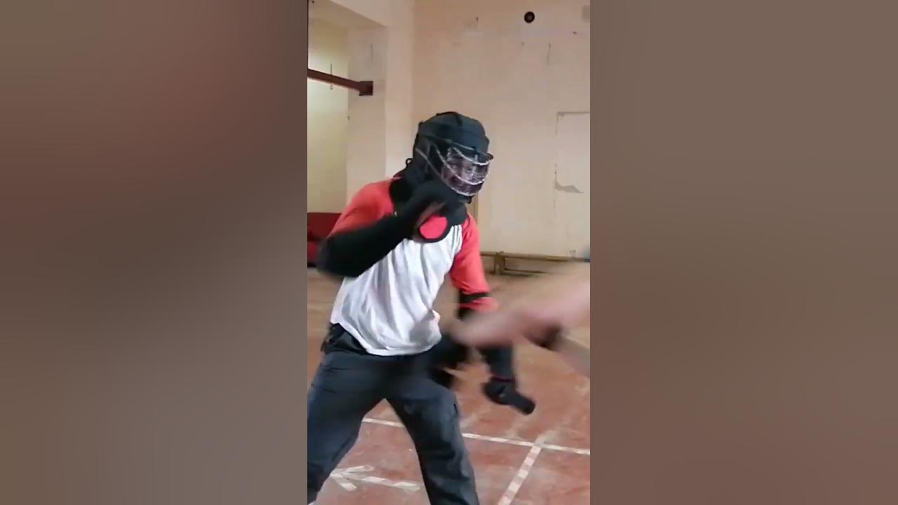 Илья Карташов ножевой бой