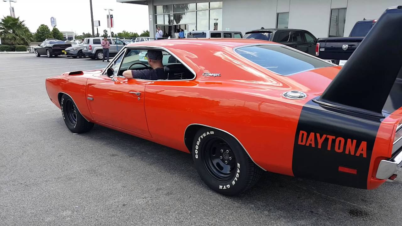 1969 Dodge Charger Daytona burnout