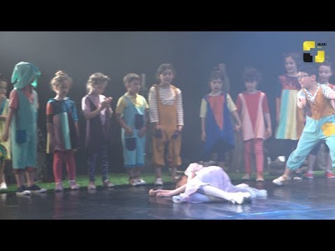 რუსთაველის თეატრის მცირე დარბაზში სტუდია თეატრის აღსაზრდელებისთვის სპექტაკლი დაიდგა