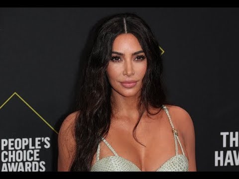 Video: Met Die Soort Geld Op Jou Kop: Kim Kardashian Word Gevra Om Die Donker Haarkleur Terug Te Gee