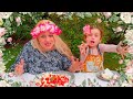 Sofie och Melody gör en Midsommartårta | Glad Midsommar| Barnkanalen