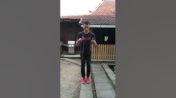 Quadruple Unders from Still Position