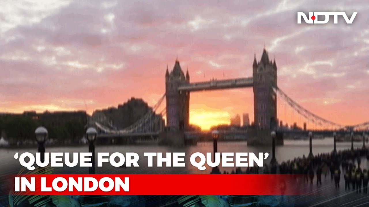 8-km Long Queue To See Queen Elizabeth's Coffin
