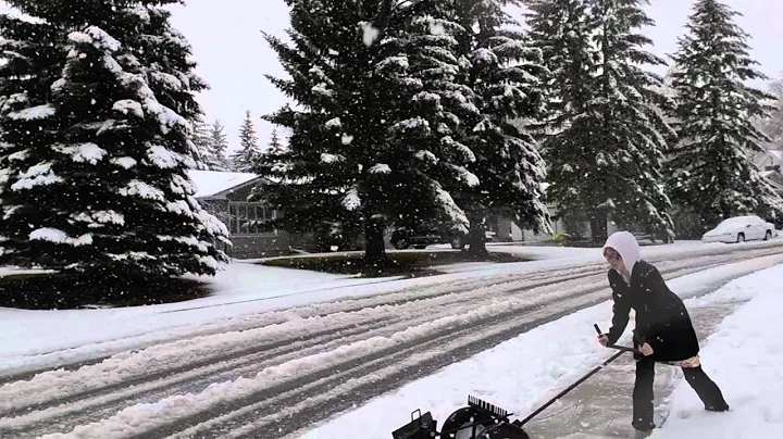 Shoveling Snow with the Ronca Articulated Shovel