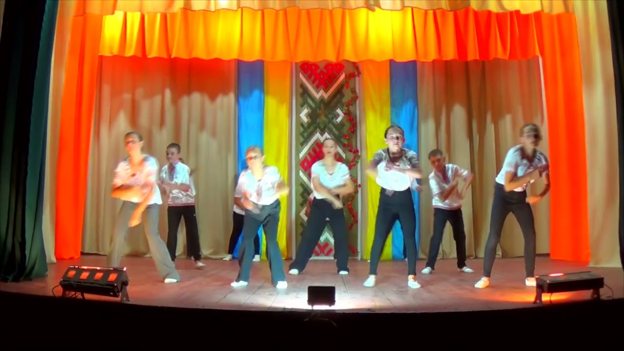 танцювальний колектив 