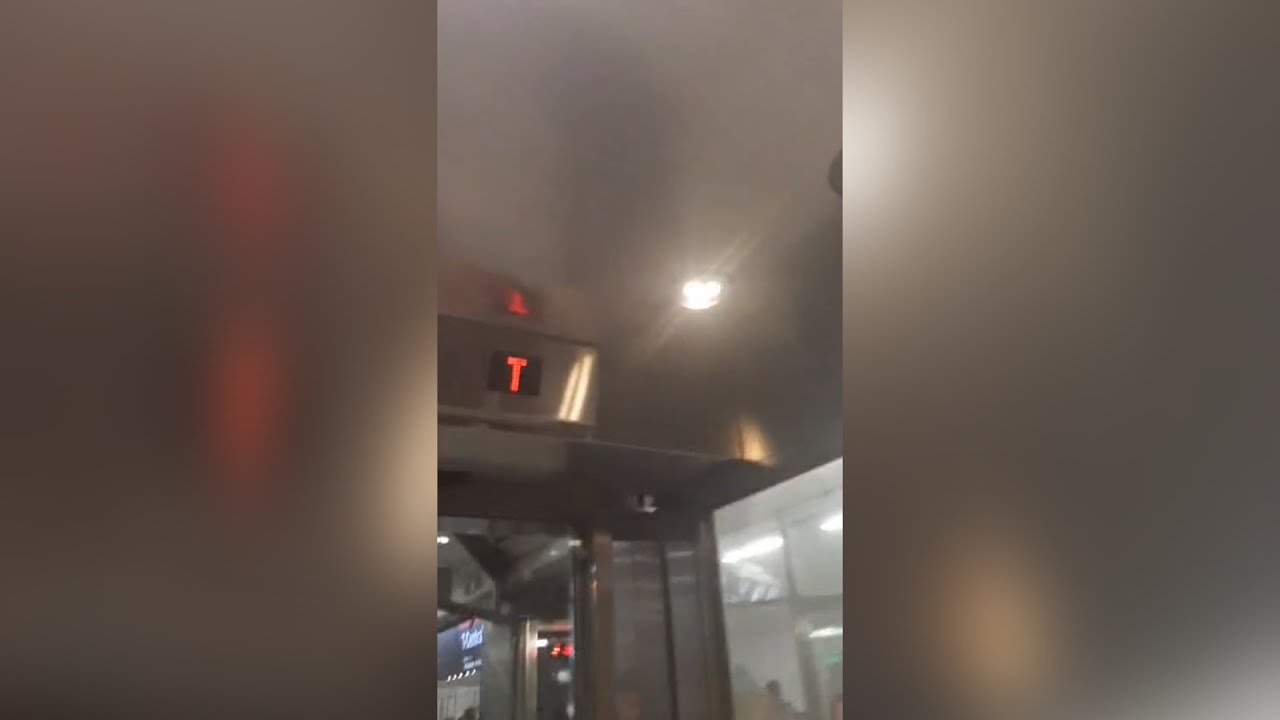 SMW Hiss Lutande MRL Dragkraft @ T-Centralen station, Stockholm, Sverige