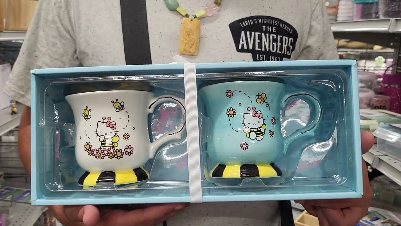 HELLO KITTY BUMBLE BEE HOT CHOCOLATE OR COFFEE MUGS 2-PACK $12.99 - SANRIO CARTOON CHARACTERS