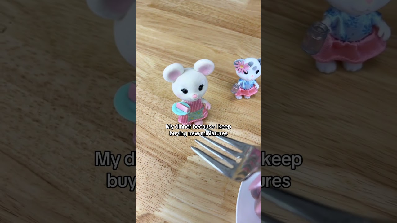 Эти мини-сумочки такие мягкие и пушистые, как я могла от них отказаться?? 🍽️🧸