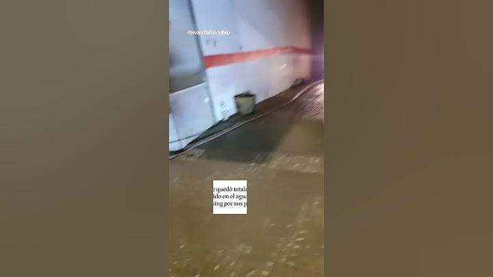 Un vecino de Valencia logró arrancar y sacar su viejo Mercedes W123 del garaje tras la fuerte DANA