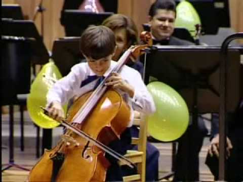 Santiago Cañón V (6 Years Old) plays Goens Scherzo: Funny!!!