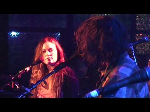 Angus and Julia Stone - Black Crow (live)