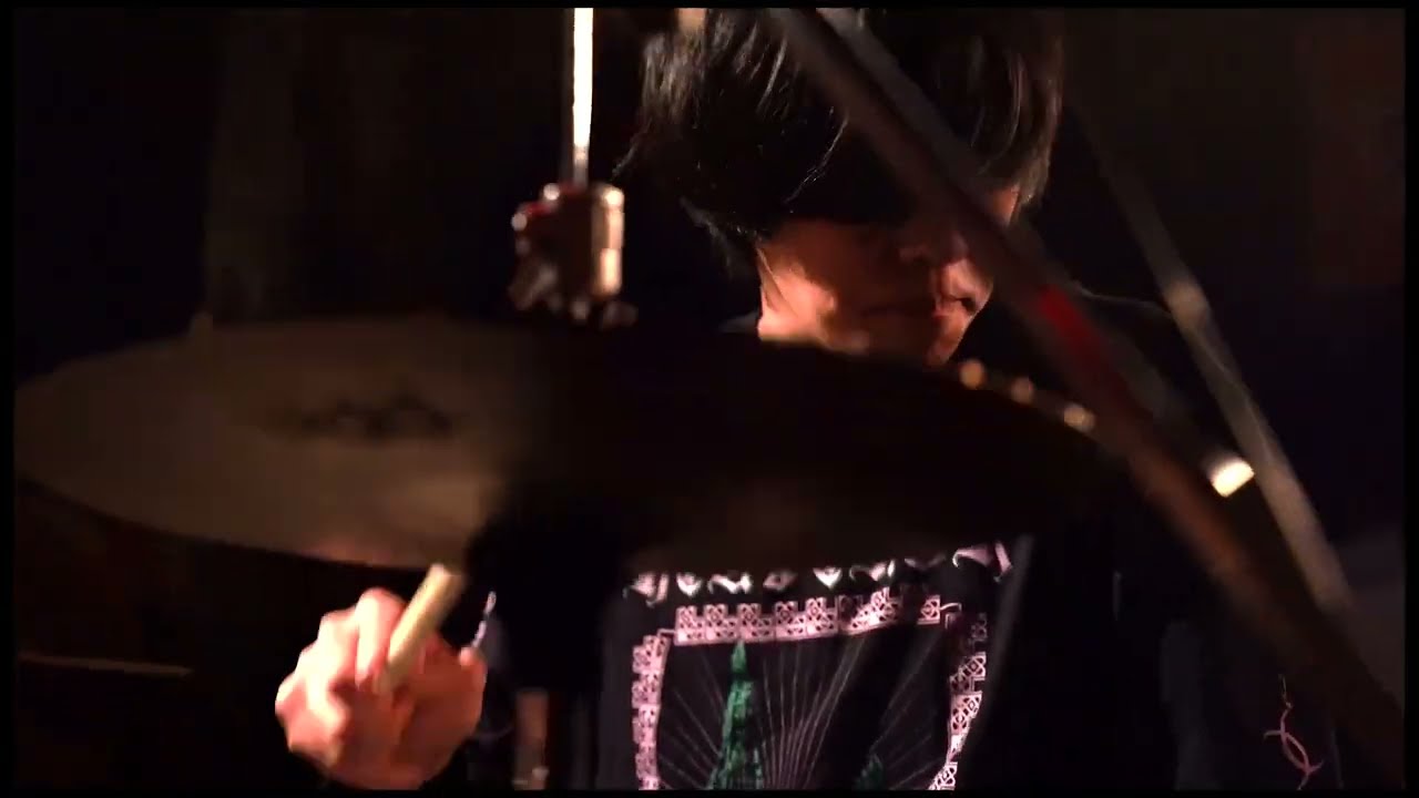 Watch 六花(Licca)/ 鉄風【Floor Live Video】 on YouTube Watch 六花(Licca)/ 鉄風【Floor Live Video】 on YouTube