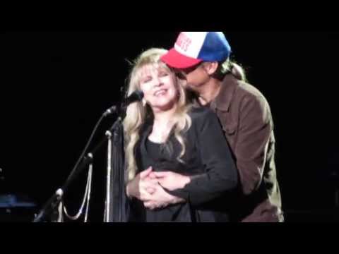 Stevie Nicks dedicates "Landslide" to Kid Rock and gets a surprise!