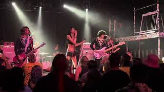 Starcrawler - On 2 U (Opener)