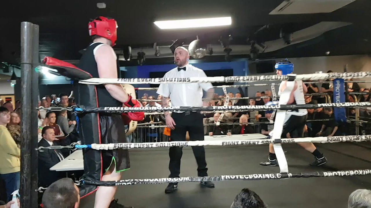 Stephen Bennett (Carl's Boxing Stable) vs Richard Dickers - Bude, 02nd March 2019