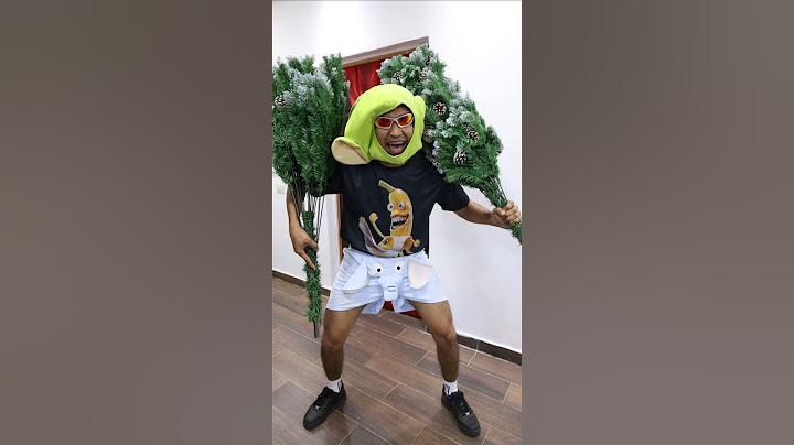 SETTING UP THE CHRISTMAS TREE #comedy