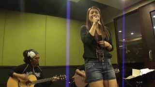 Video thumbnail of "PASAKALYE - Zia Quizon live at the RX Concert Series"