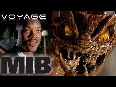 J Fights The Cockroach Alien | Men In Black | Voyage | With Captions