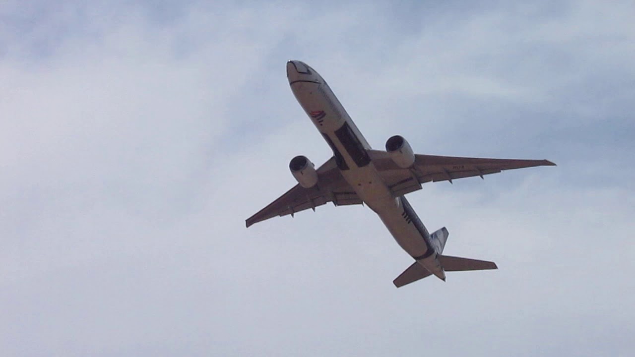 Boeing 777-300 ER Latam Airlines PT-MUA (Star Wars- Galaxy's Edge Livery) Take Off SBEG