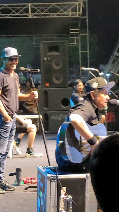 Petikan gitar khas azis jamrud