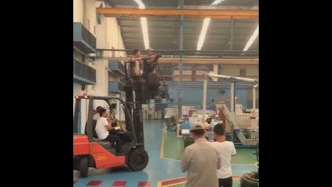 Forklift Safety Fail: Wrong on too many counts