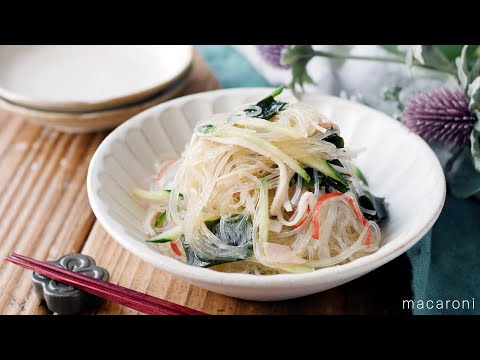 【わかめとカニカマの中華風春雨サラダ】レンジで簡単 ！もうひと品欲しい時に♪｜macaroni（マカロニ）