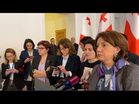 \"ხელის გადაგრეხით აპირებენ ქვეყნის მეორედ გასაბჭოებას, მოგიწოდებთ, მოხვიდეთ პარლამენტთან\"!