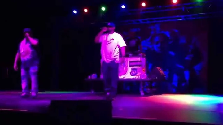 Raekwon The Chef & Ghostface Killah - "Guillotine (Swordz)"