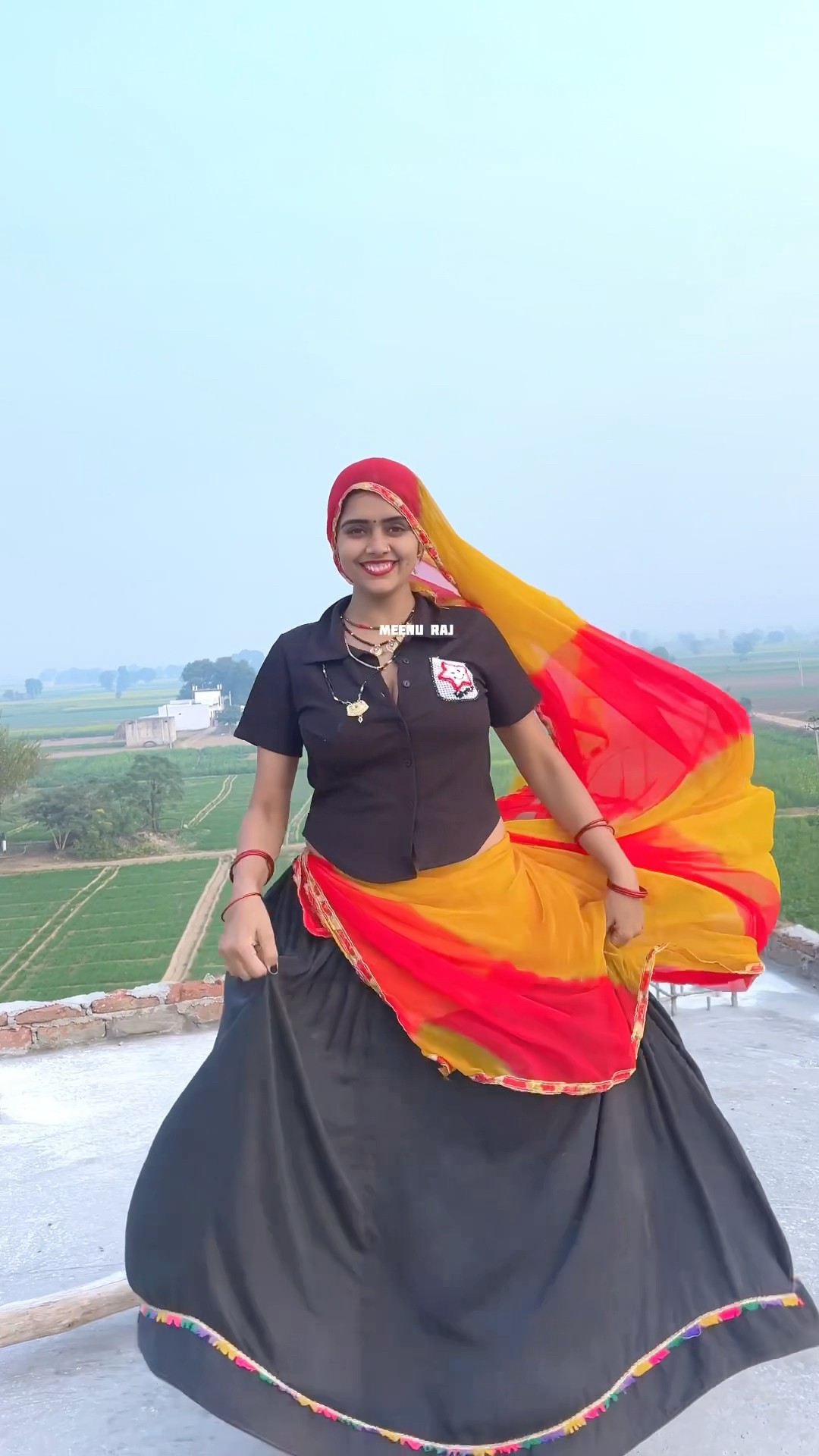 ना बैठी कदी रेल ? में #shorts #meenu #trending #ytshorts #sattogurjarrasiya